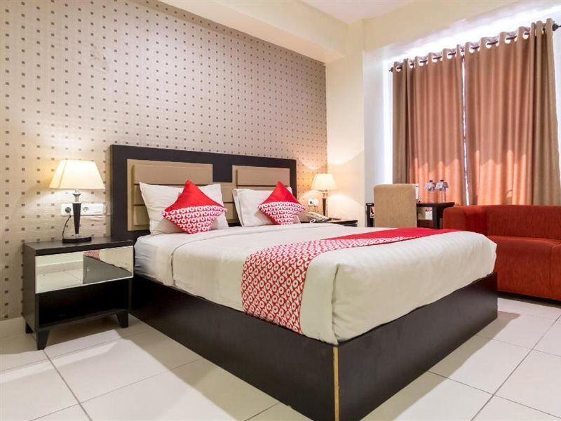 Oyo Flagship 1348 Hotel Home Anaya Medan Exterior foto